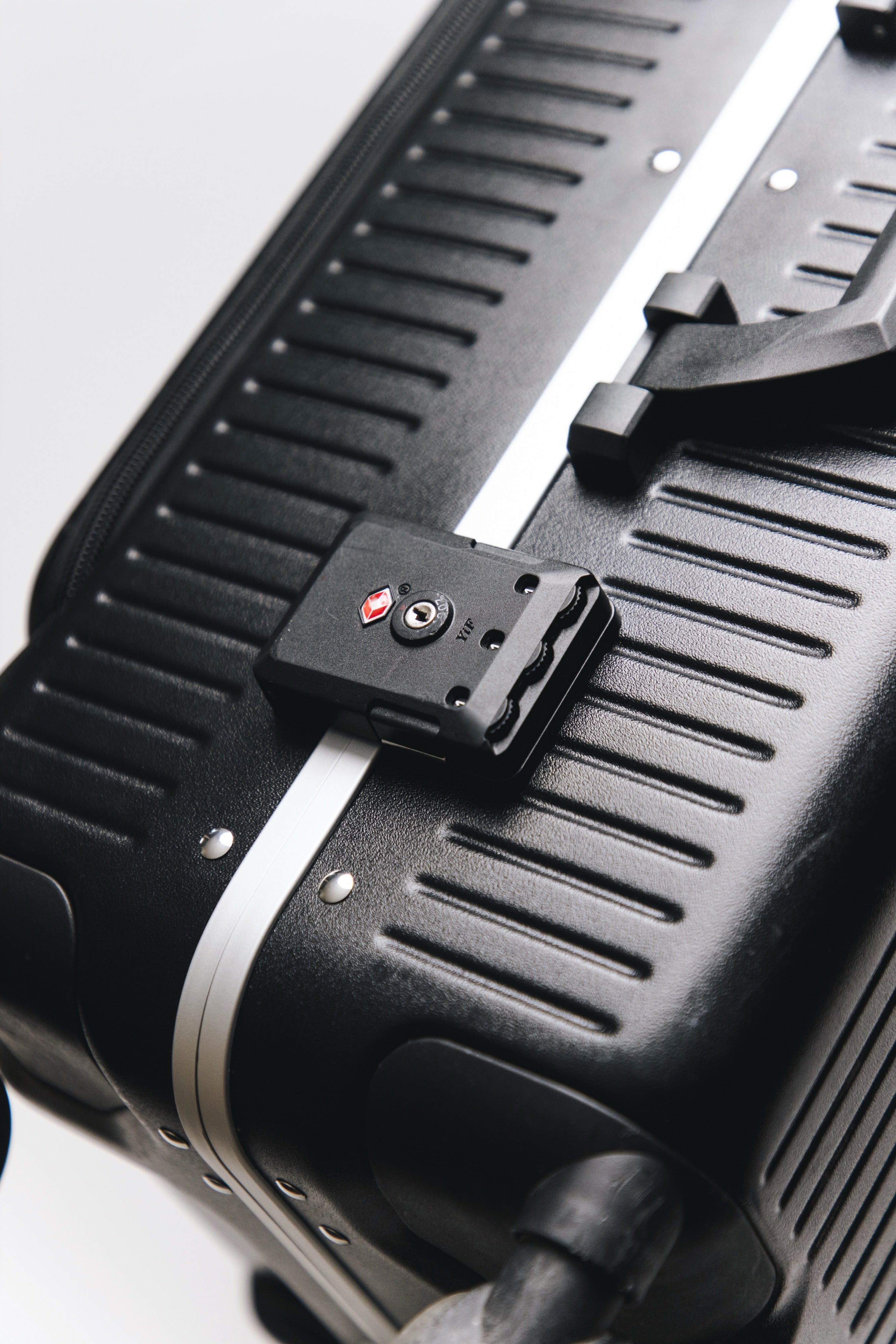 VIĀRA Carry-On | Maleta de Cabina Premium