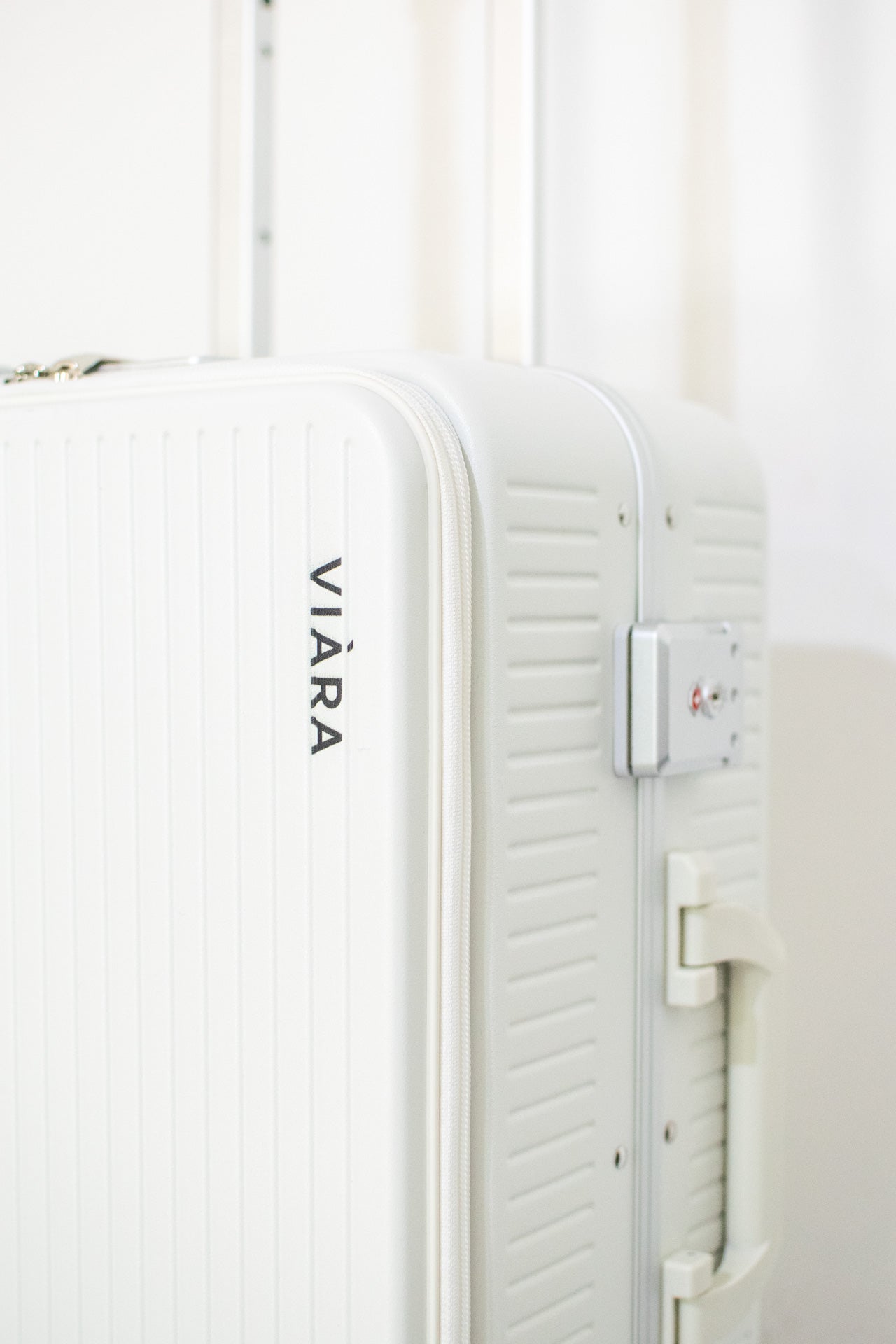 VIĀRA Carry-On | Maleta de Cabina Premium