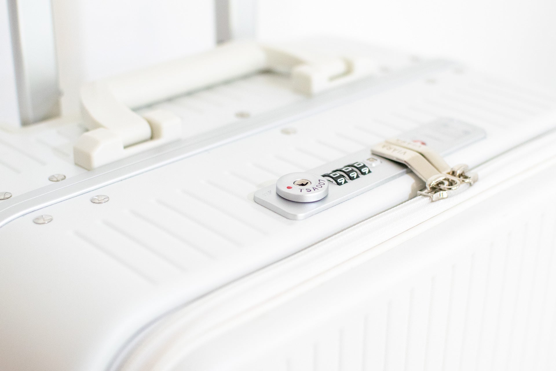 VIĀRA Carry-On | Maleta de Cabina Premium